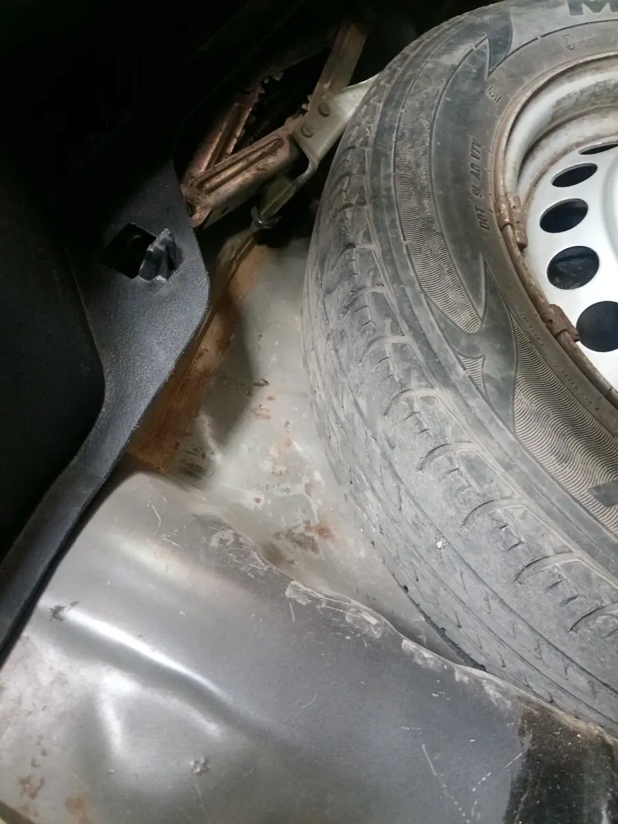 2018 Maruti Baleno SIGMA PETROL 1.2, CNG, Manual, 51,890 km, tyre