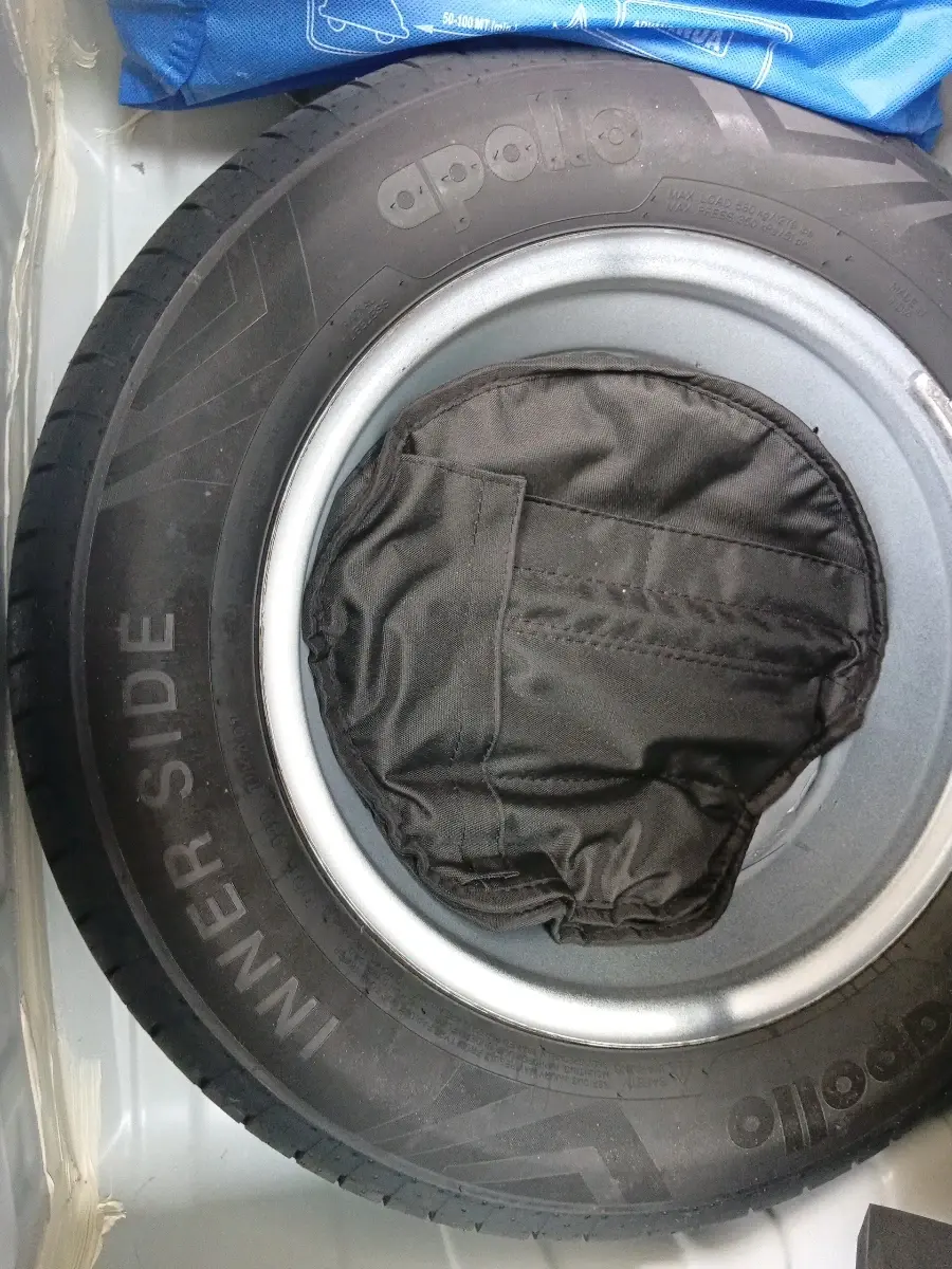 2026 Tata PUNCH Adventure AMT, Petrol, Automatic, 2,576 km, tyre