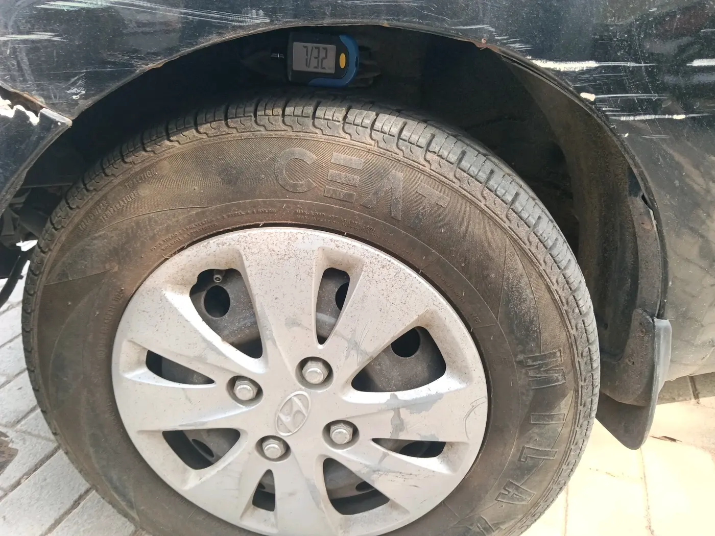 2011 Hyundai i10 SPORTZ 1.1, Petrol, Manual, 73,533 km, tyre
