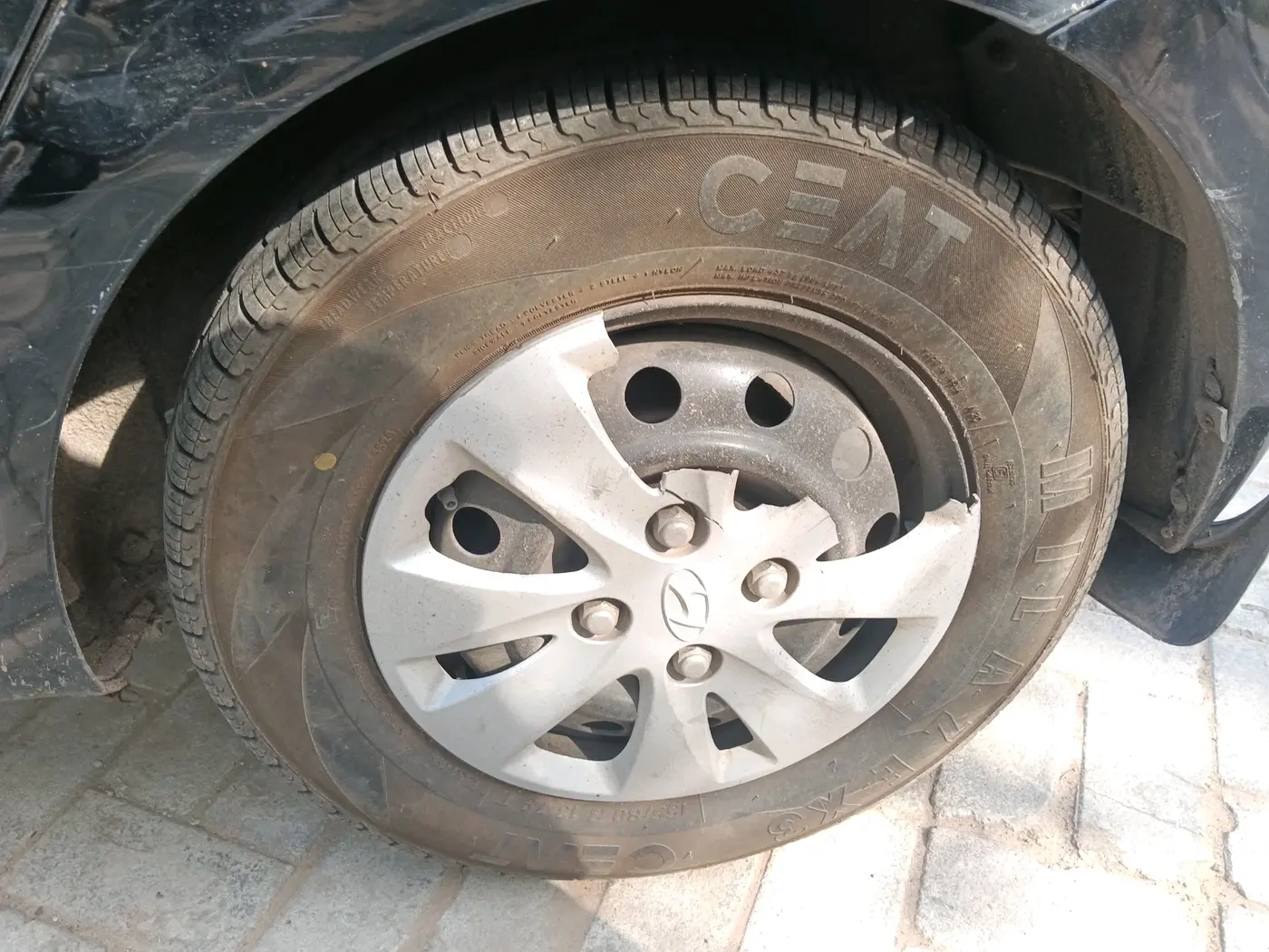 2011 Hyundai i10 SPORTZ 1.1, Petrol, Manual, 73,533 km, tyre