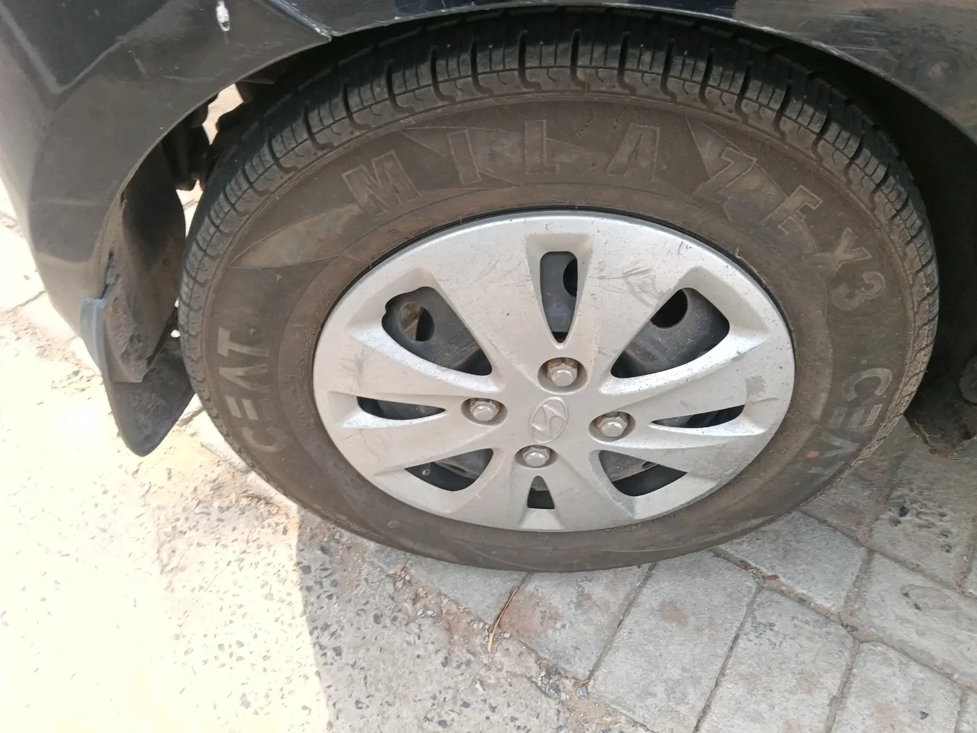 2011 Hyundai i10 SPORTZ 1.1, Petrol, Manual, 73,533 km, tyre