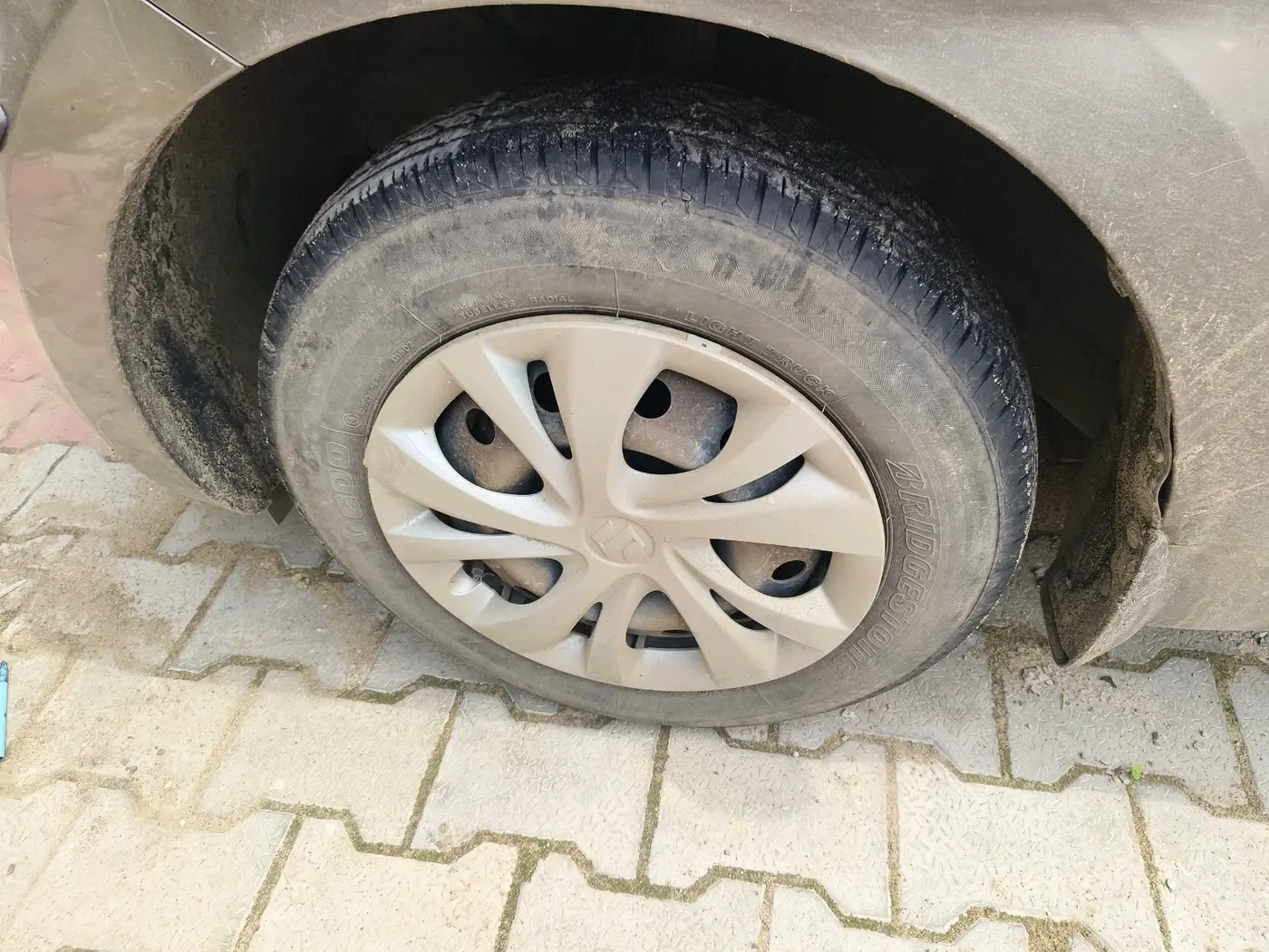 2019 Maruti Swift VXI, Petrol, Manual, 77,077 km, tyre