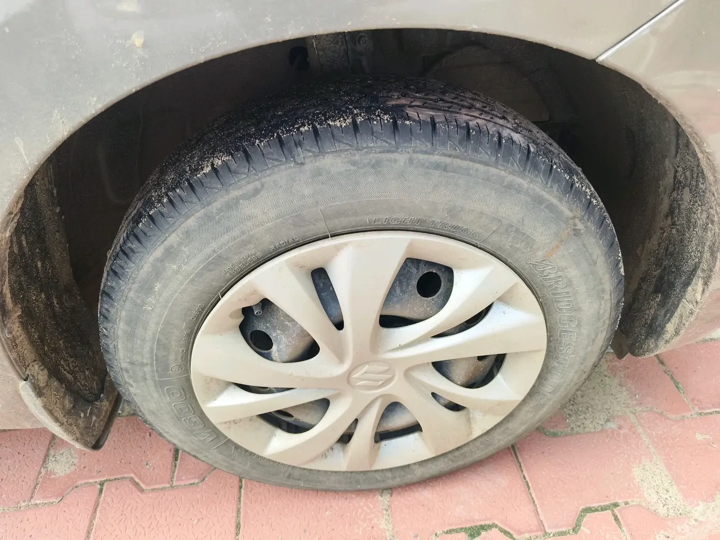2019 Maruti Swift VXI, Petrol, Manual, 77,077 km, tyre