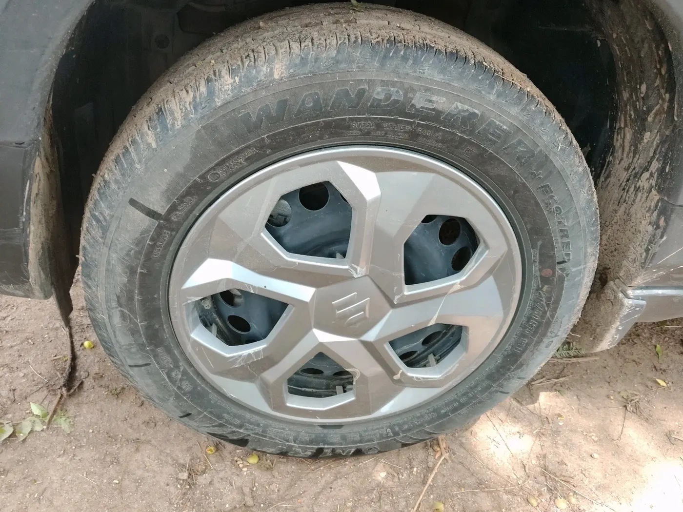 2025 Maruti BREZZA VXI, Petrol, Manual, 15,734 km, tyre