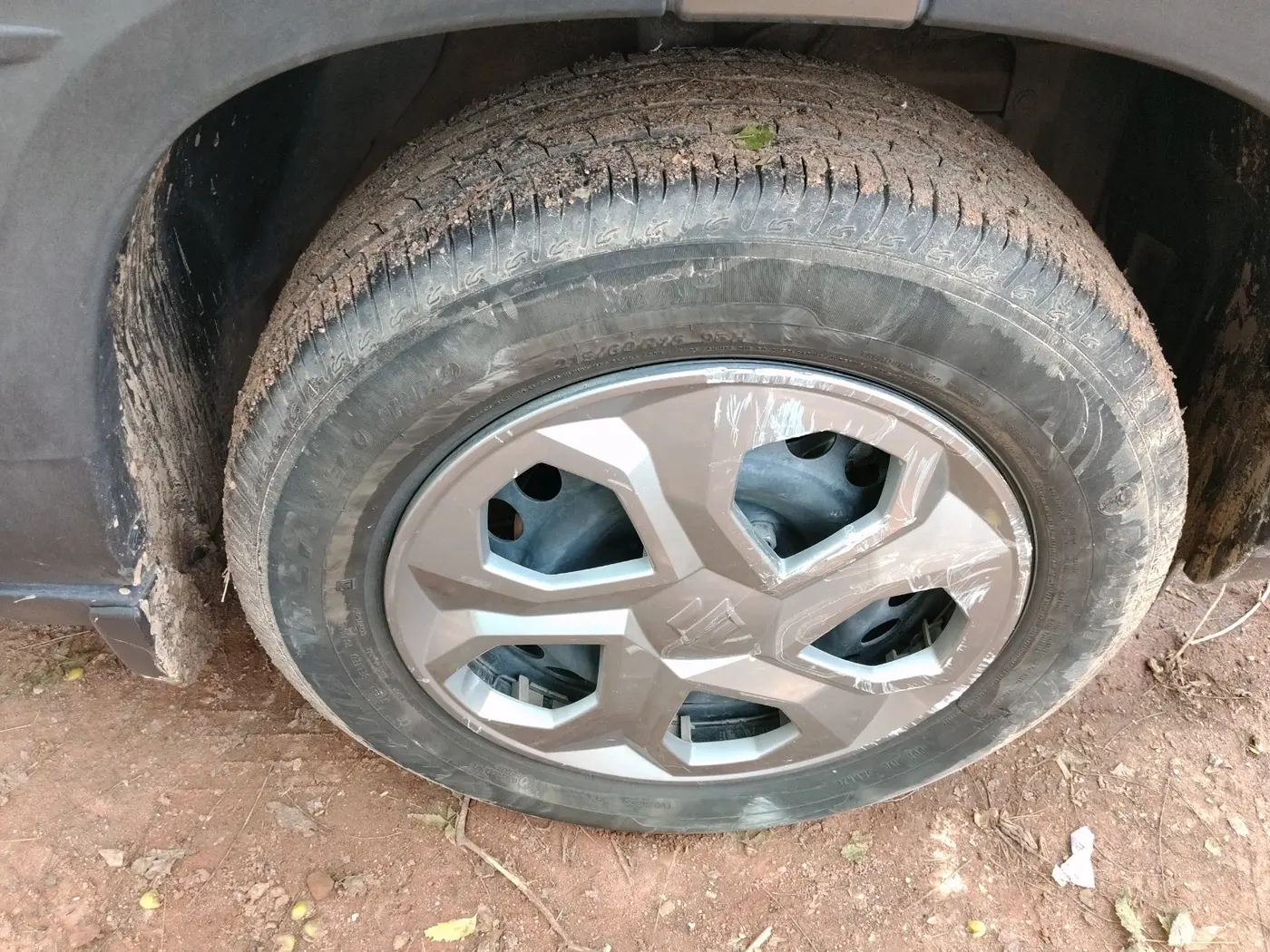 2025 Maruti BREZZA VXI, Petrol, Manual, 15,734 km, tyre