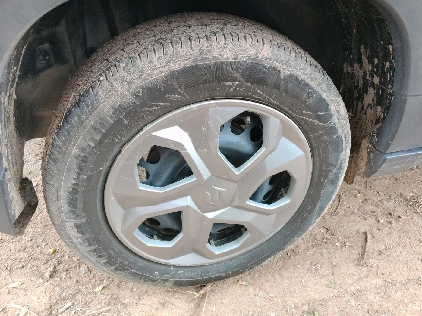 2025 Maruti BREZZA VXI, Petrol, Manual, 15,734 km, tyre
