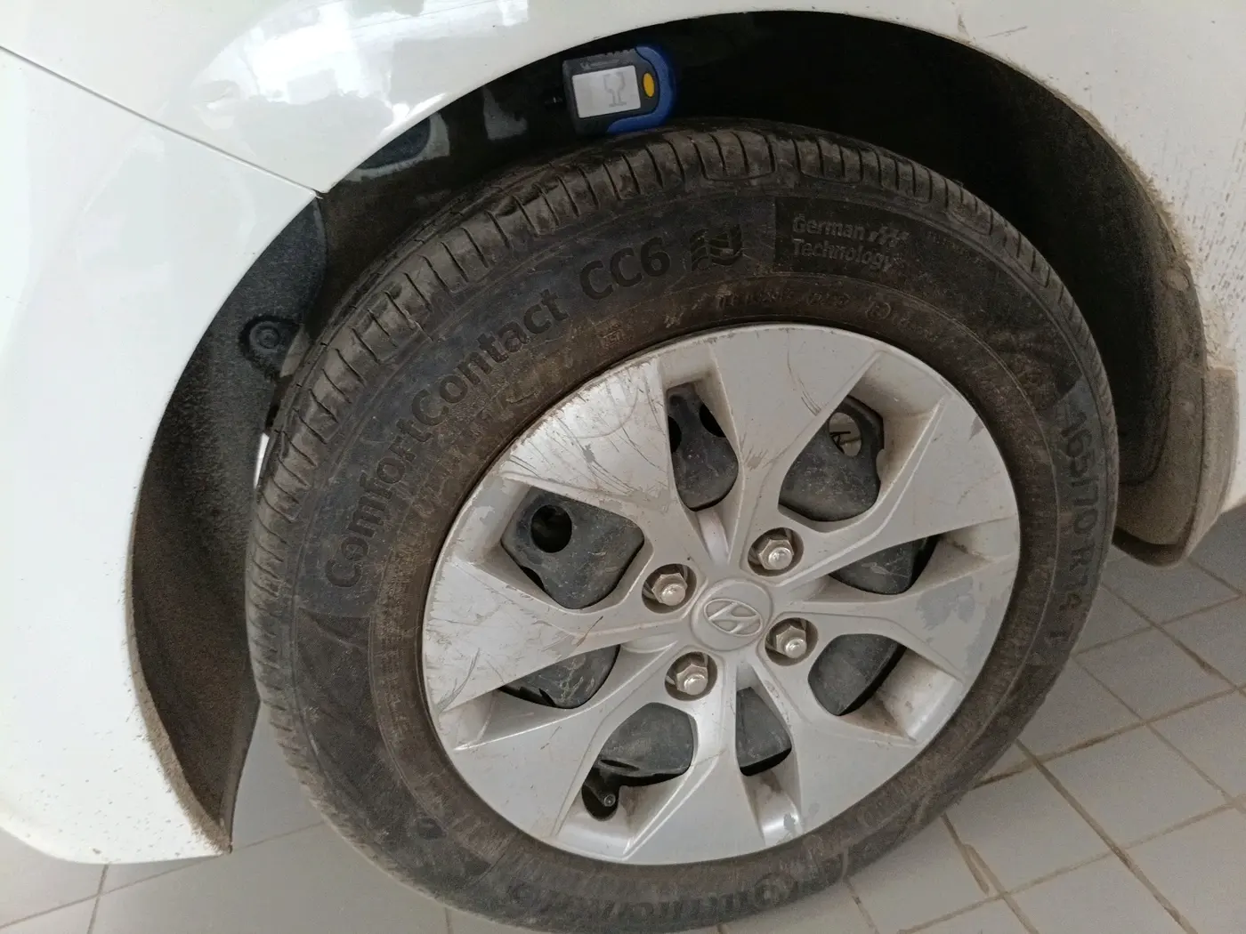 2017 Hyundai Xcent S 1.2, Petrol, Manual, 1,48,903 km, tyre