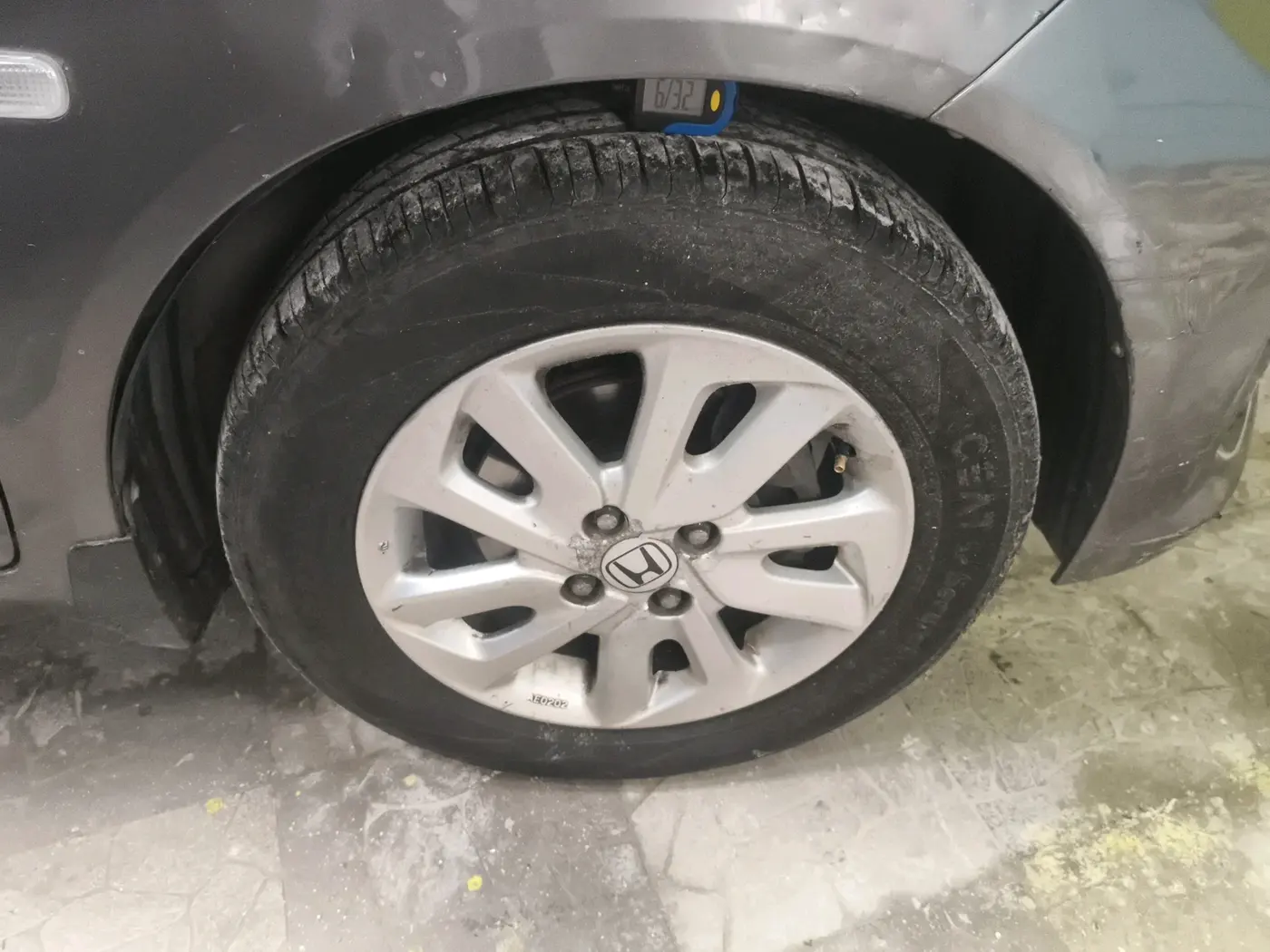 2015 Honda Mobilio 1.5L I-DTEC V, Diesel, Manual, 1,02,348 km, tyre