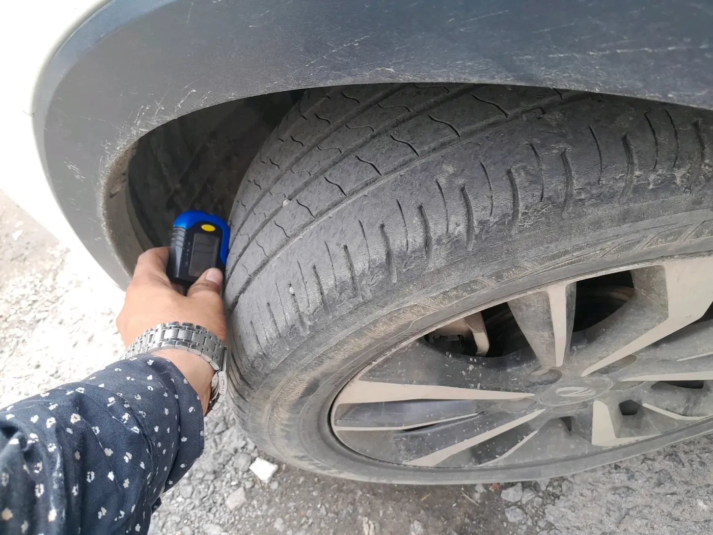 2019 Mahindra XUV300 W8 (O) 1.5 DIESEL AMT, Diesel, Automatic, 1,03,366 km, tyre