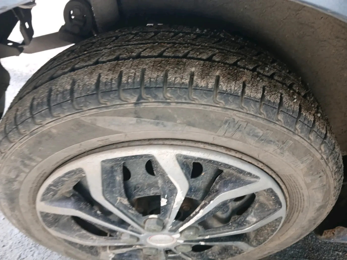 2011 Maruti Wagon R 1.0 VXI, Petrol, Manual, 63,585 km, tyre
