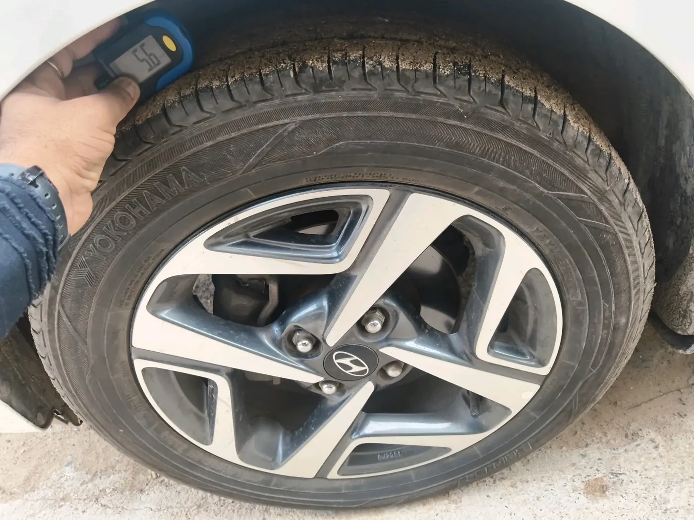 2021 Hyundai AURA SX 1.2, Petrol, Manual, 72,406 km, tyre