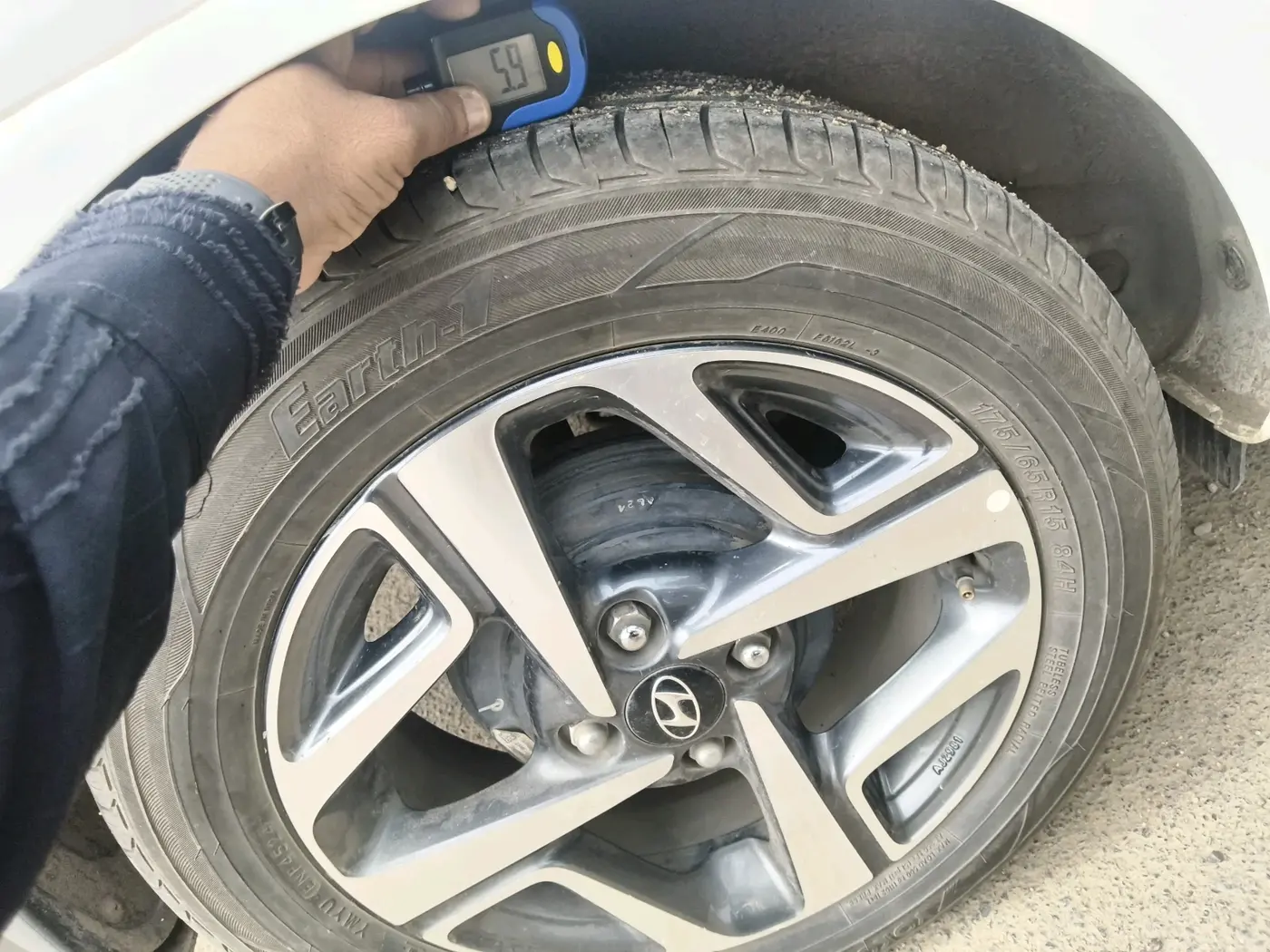 2021 Hyundai AURA SX 1.2, Petrol, Manual, 72,406 km, tyre