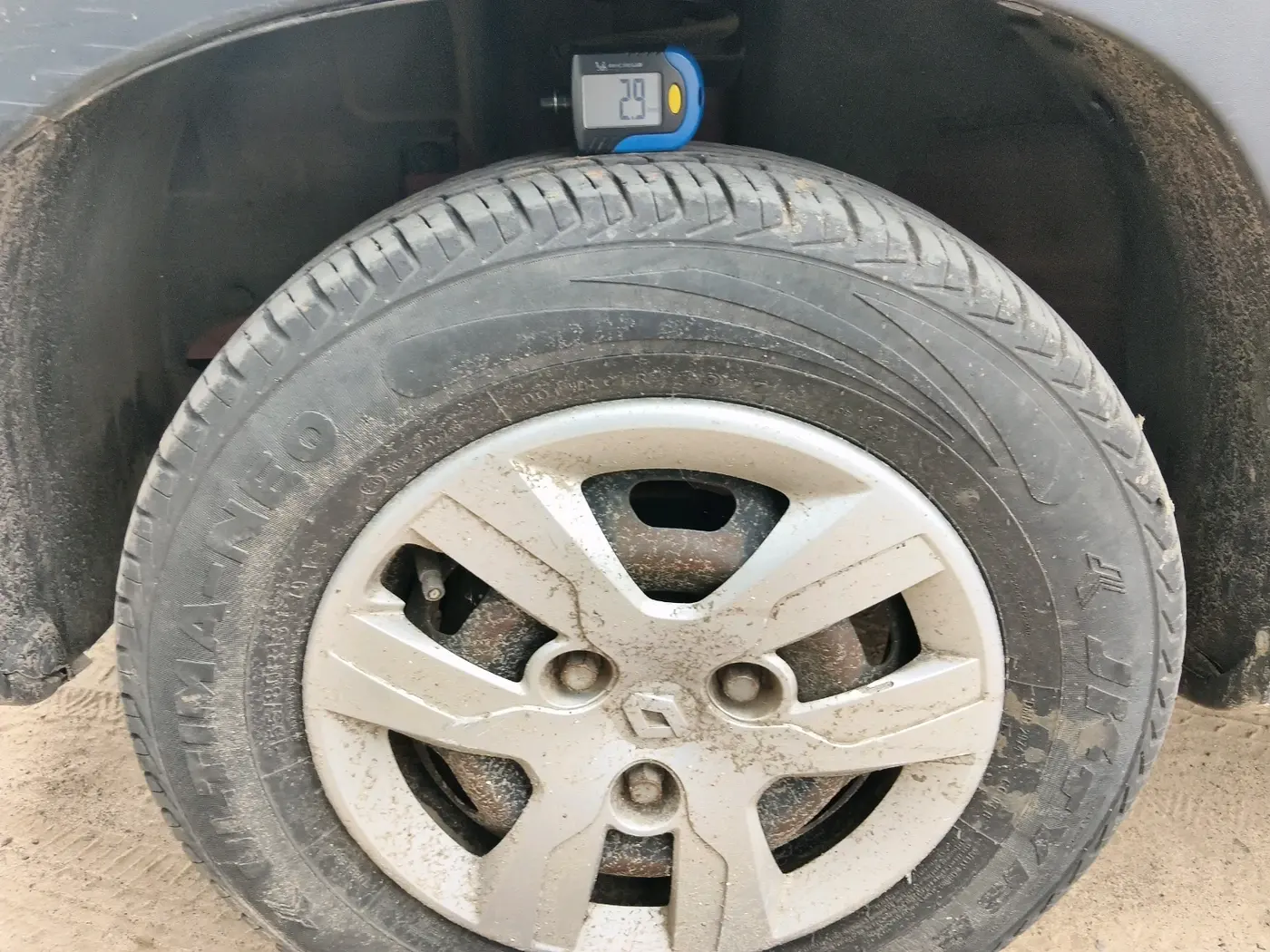 2017 Renault Kwid RXL, Petrol, Manual, 34,346 km, tyre