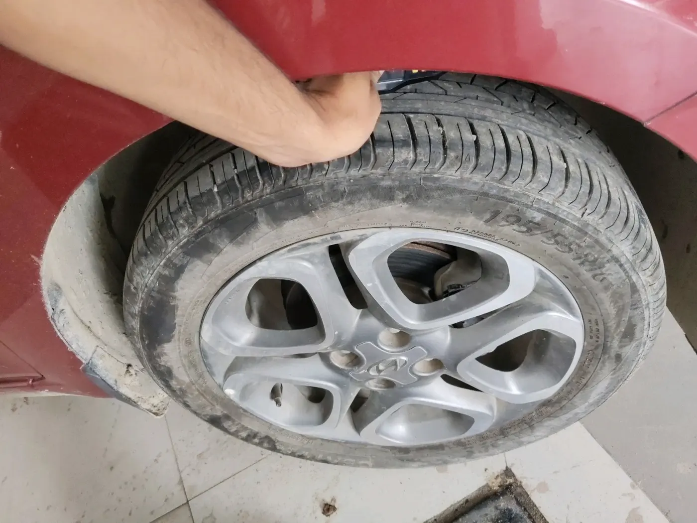 2019 Hyundai Elite i20 ASTA 1.2 (O), Petrol, Manual, 48,198 km, tyre