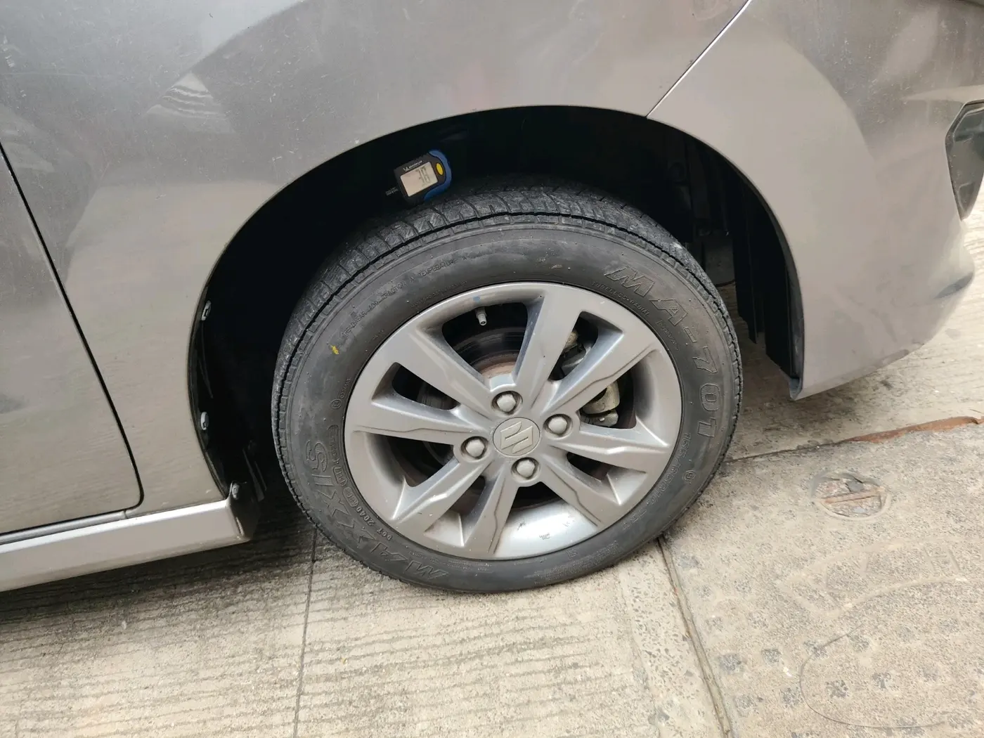 2017 Maruti Wagon R 1.0 VXI + (O) AMT, Petrol, Automatic, 31,061 km, tyre