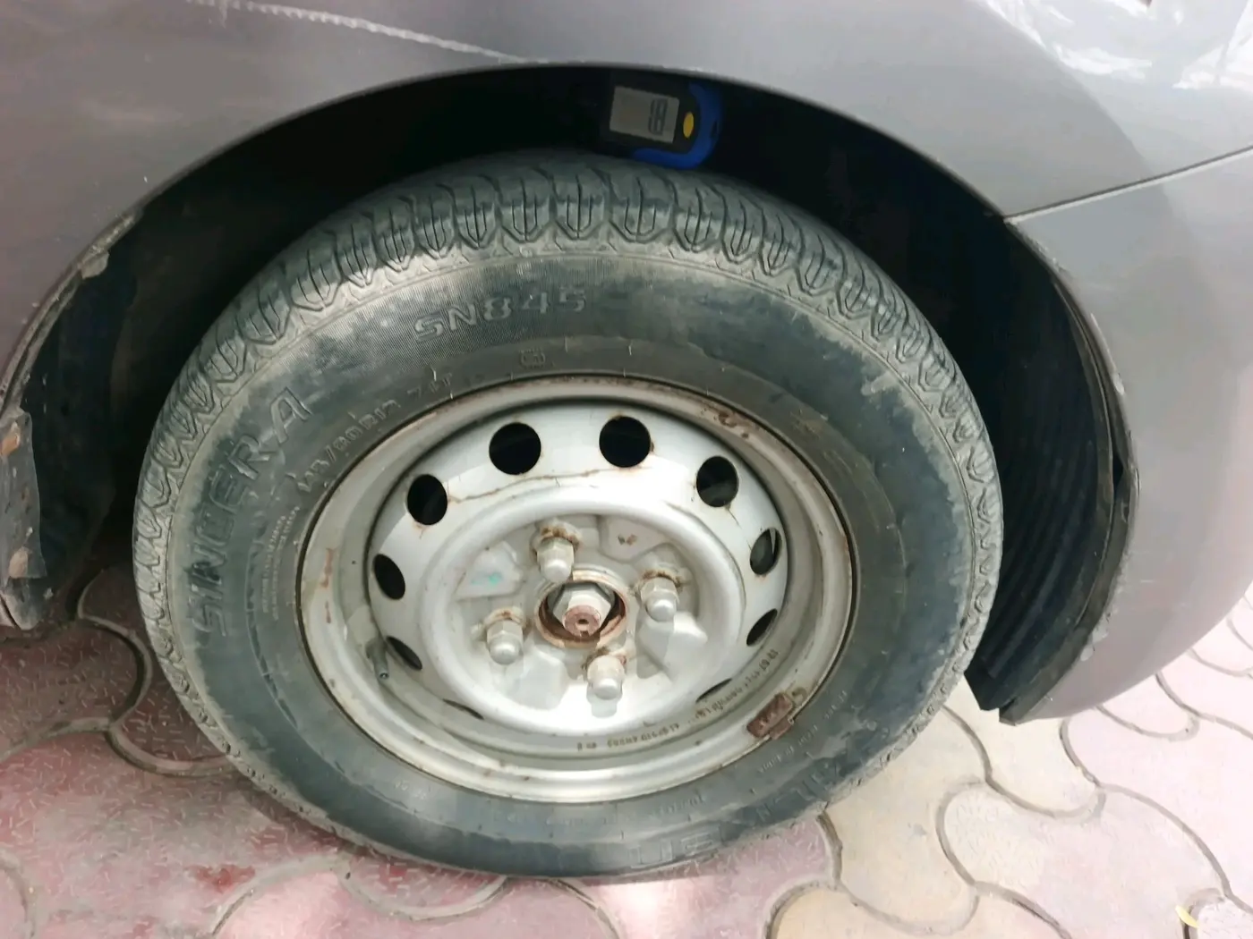 2012 Hyundai Eon ERA +, Petrol, Manual, 43,593 km, tyre