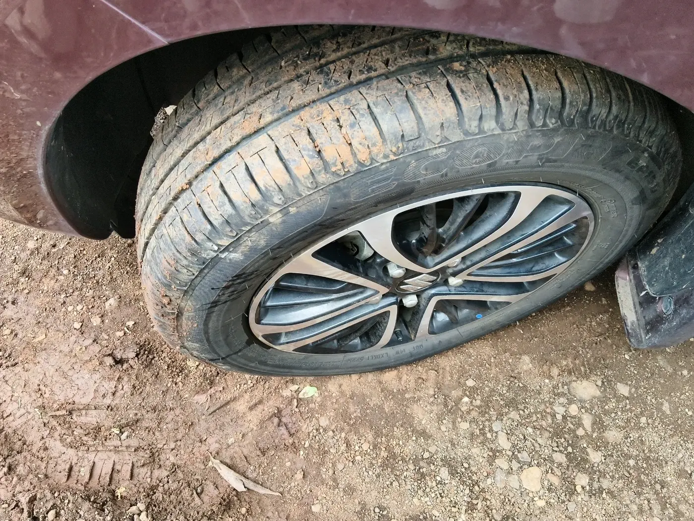 2026 Maruti Ertiga ZXI AT SHVS, Petrol, Automatic, 4,338 km, tyre