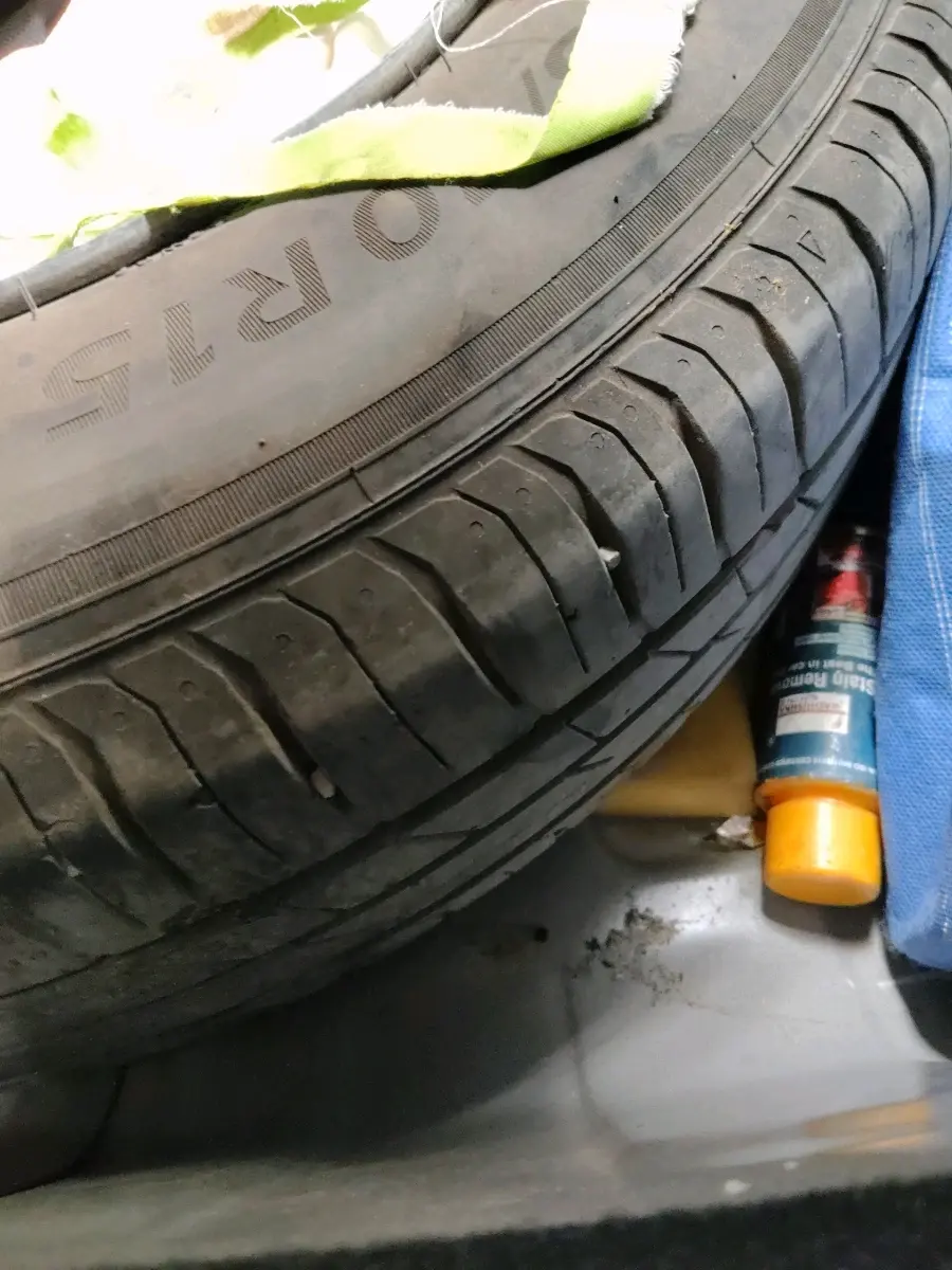 2023 Tata PUNCH PURE MT, Petrol, Manual, 84,101 km, tyre
