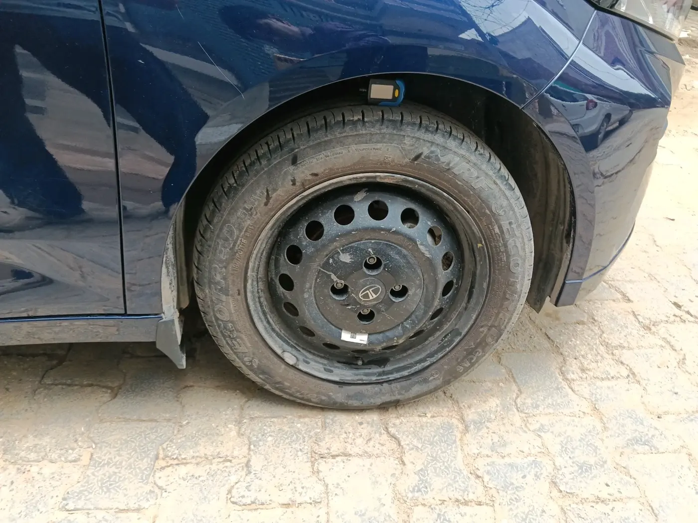 2026 Tata ALTROZ Smart CNG 5MT, CNG, Manual, 698 km, tyre