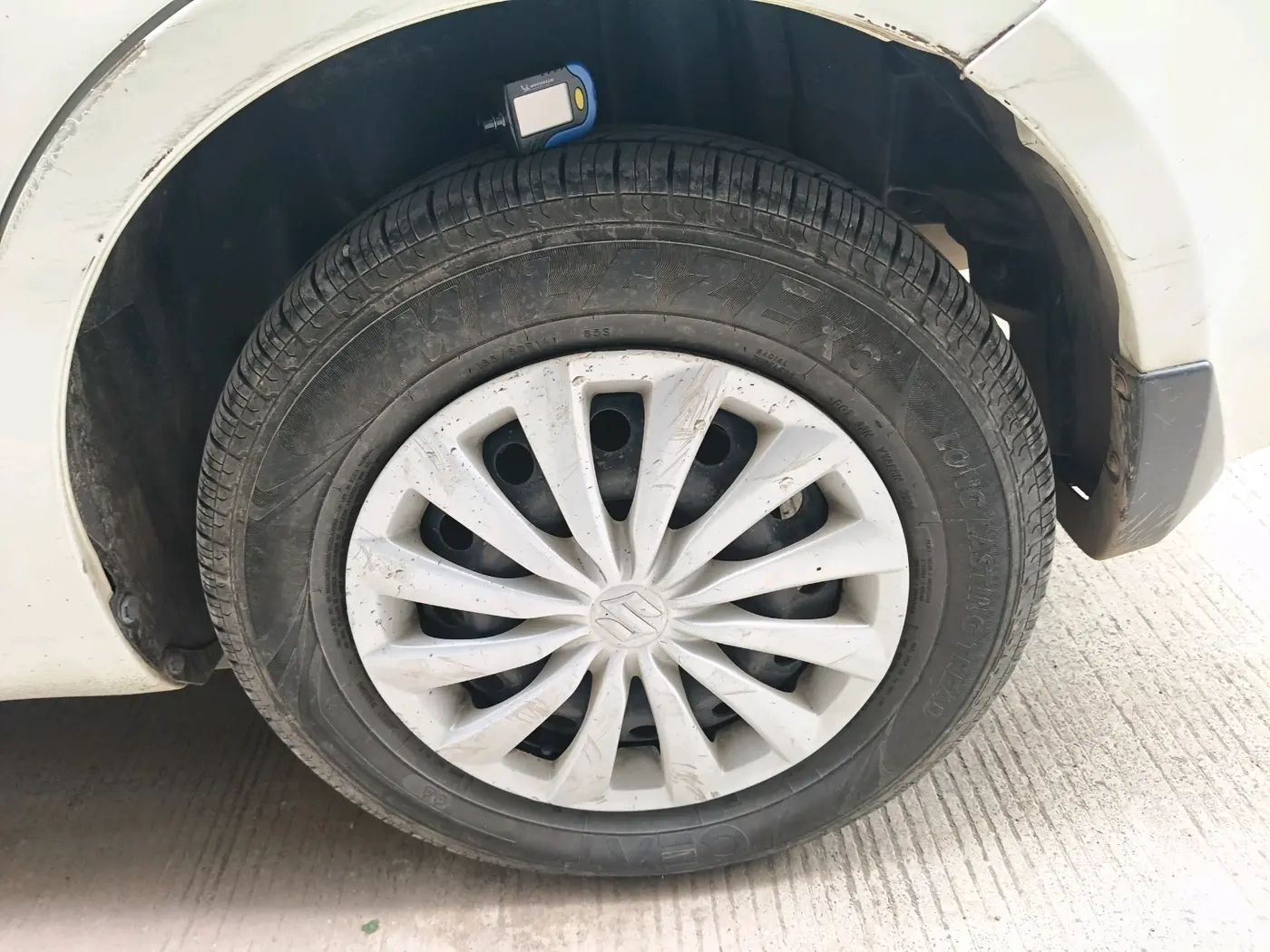 2016 Maruti Swift Dzire VXI, Petrol, Manual, 82,780 km, tyre