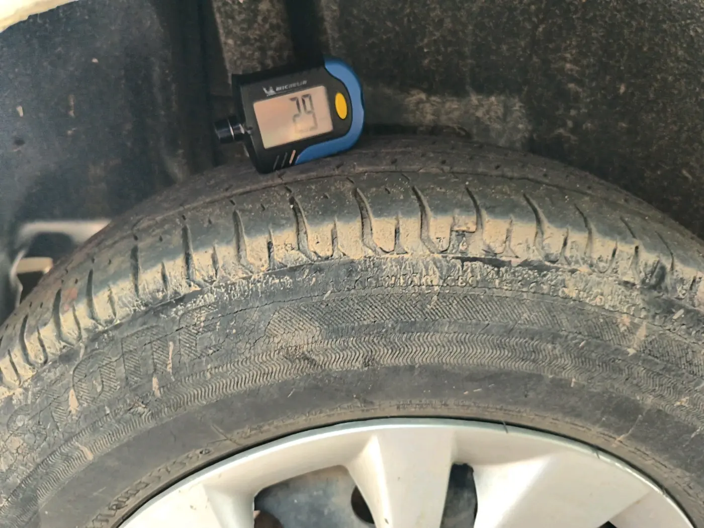 2019 Maruti Swift VXI, Petrol, Manual, 47,207 km, tyre