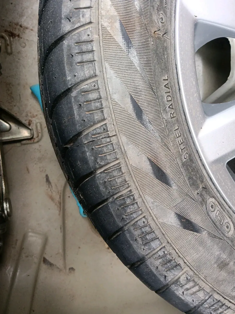 2011 Maruti SX4 ZXI, Petrol, Manual, 27,131 km, tyre