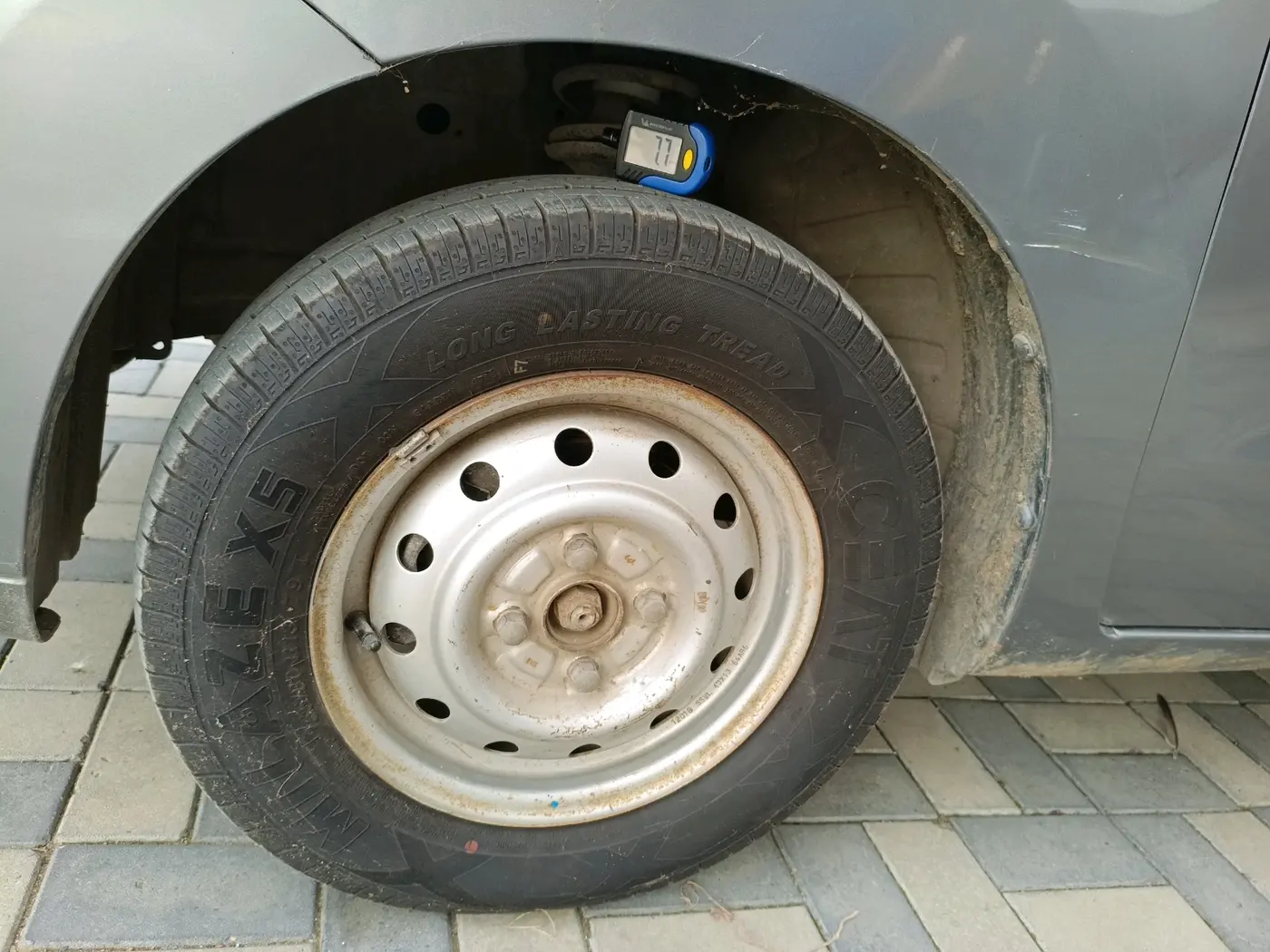 2012 Maruti Wagon R 1.0 LXI, Petrol, Manual, 58,999 km, tyre