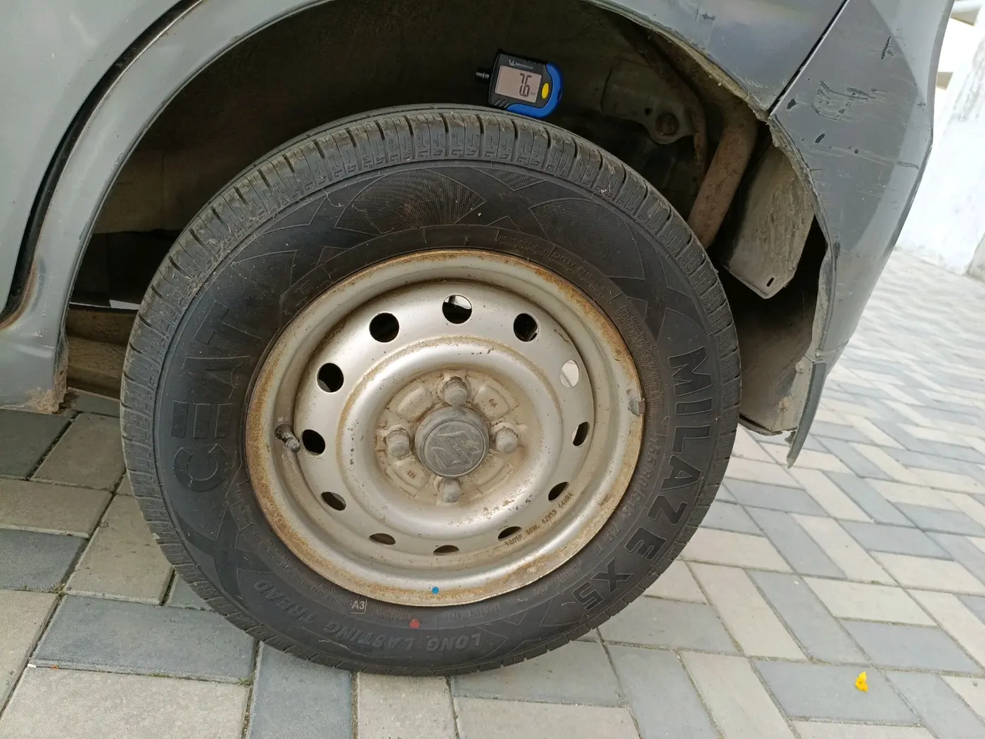 2012 Maruti Wagon R 1.0 LXI, Petrol, Manual, 58,999 km, tyre