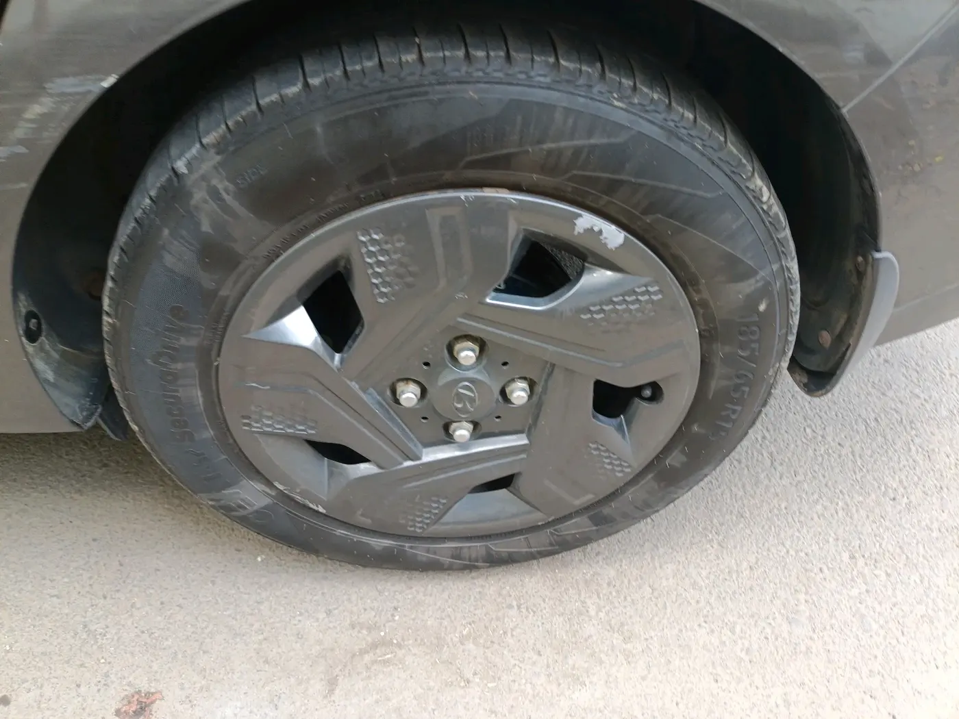 2021 Hyundai AURA S 1.2 AMT, Petrol, Automatic, 84,216 km, tyre