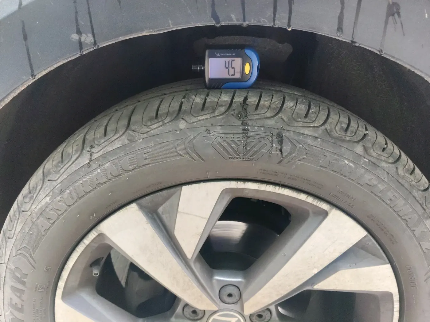 2022 Volkswagen TAIGUN TOPLINE 1.0 TSI MT, Petrol, Manual, 32,192 km, tyre