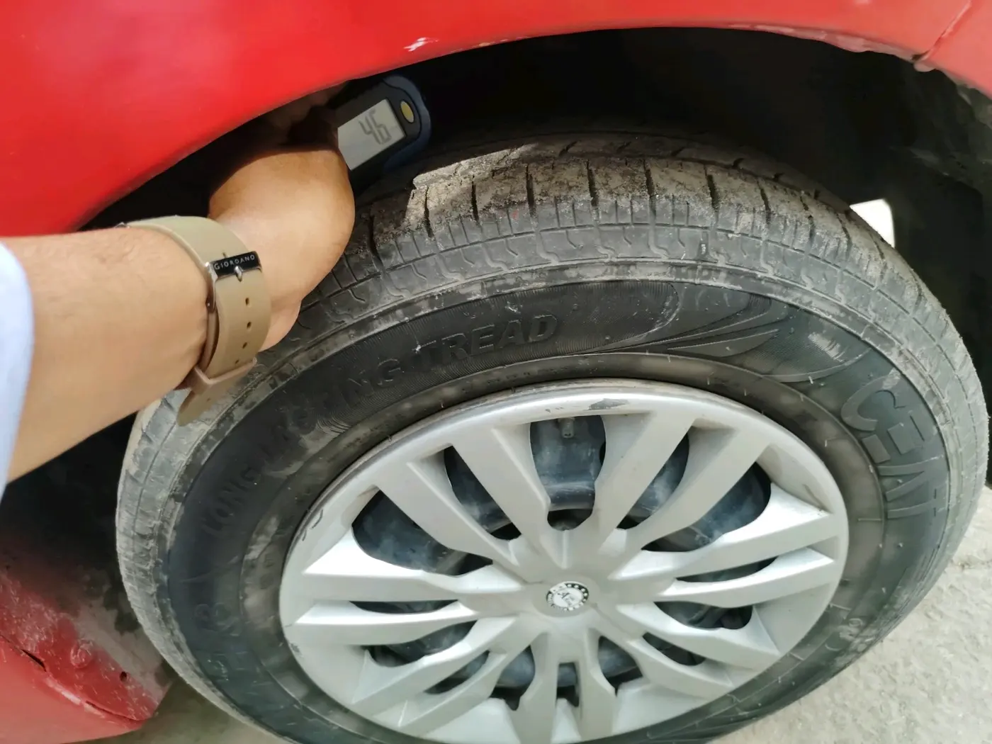 2018 Maruti Swift VXI, CNG, Manual, 89,245 km, tyre