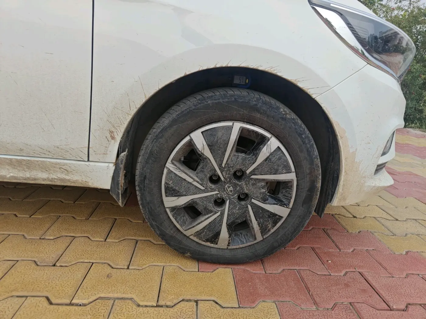 2025 Tata TIGOR XZ PLUS PETROL, Petrol, Manual, 8,502 km, tyre