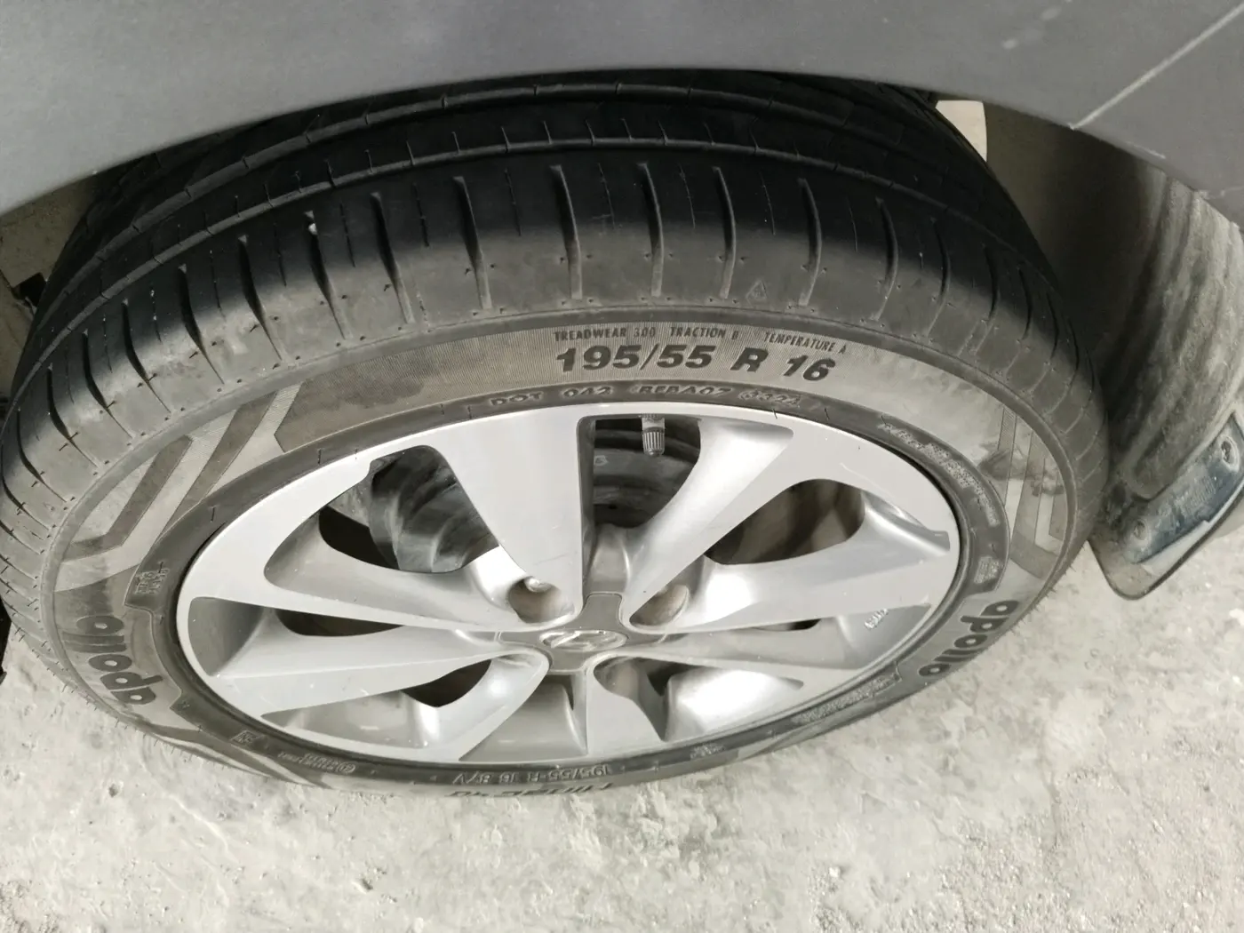 2017 Hyundai Elite i20 ASTA 1.2, Petrol, Manual, 78,086 km, tyre