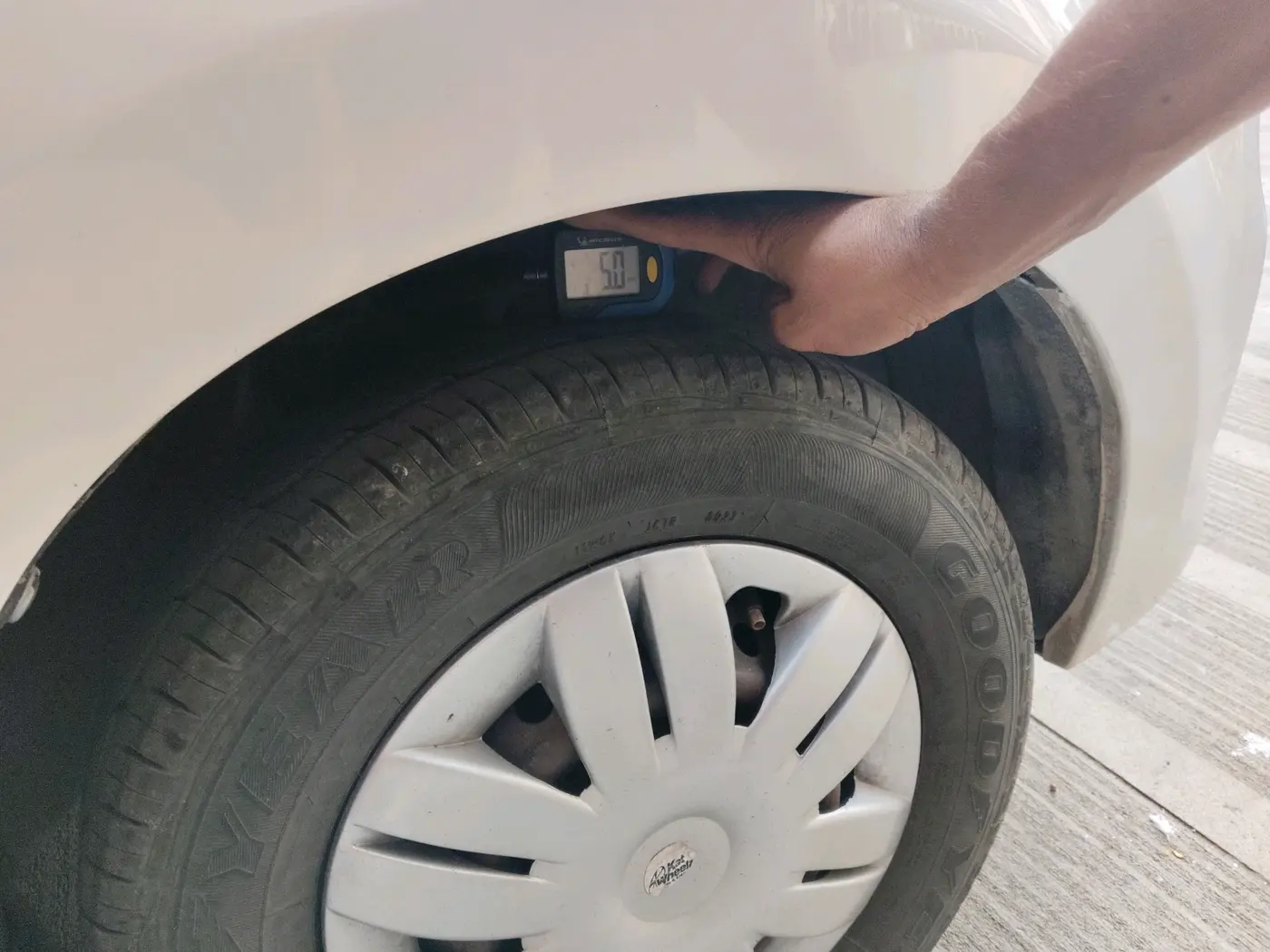 2017 Maruti Alto 800 LXI, Petrol, Manual, 67,862 km, tyre