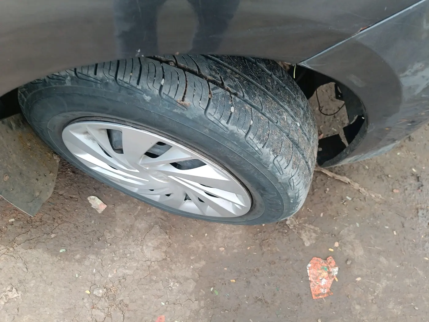2014 Maruti Ertiga VDI, Diesel, Manual, 3,25,462 km, tyre