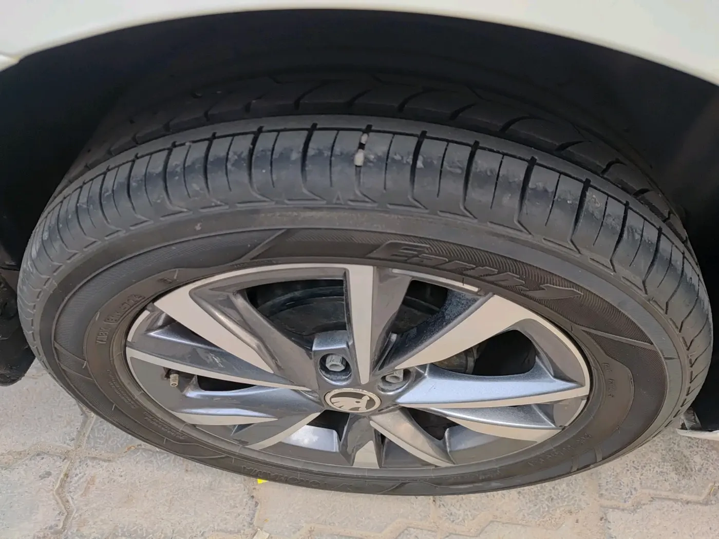 2022 Skoda SLAVIA STYLE 1.5L TSI MT, Petrol, Manual, 65,939 km, tyre