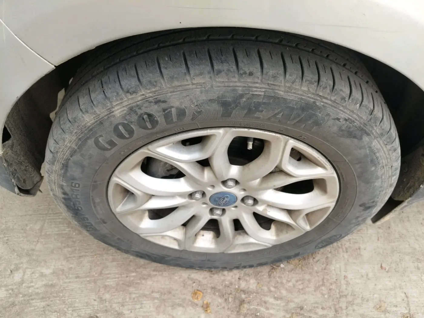 2015 Ford Ecosport TREND 1.5L PETROL, Petrol, Manual, 87,470 km, tyre