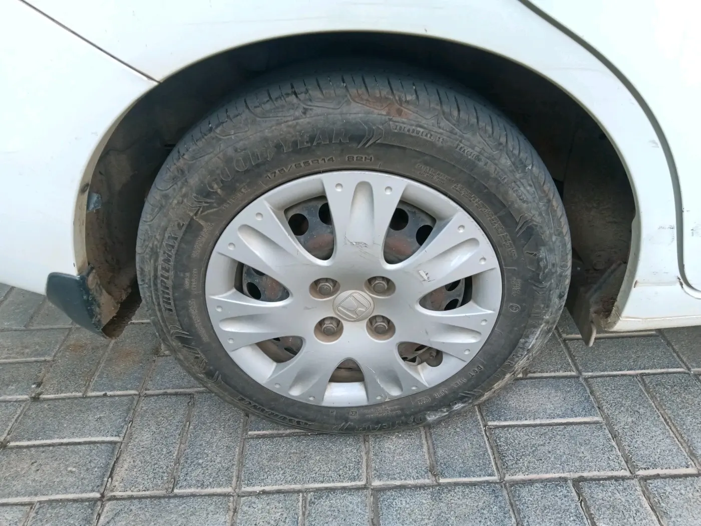 2014 Honda Amaze 1.2L I-VTEC S AT, Petrol, Automatic, 71,200 km, tyre