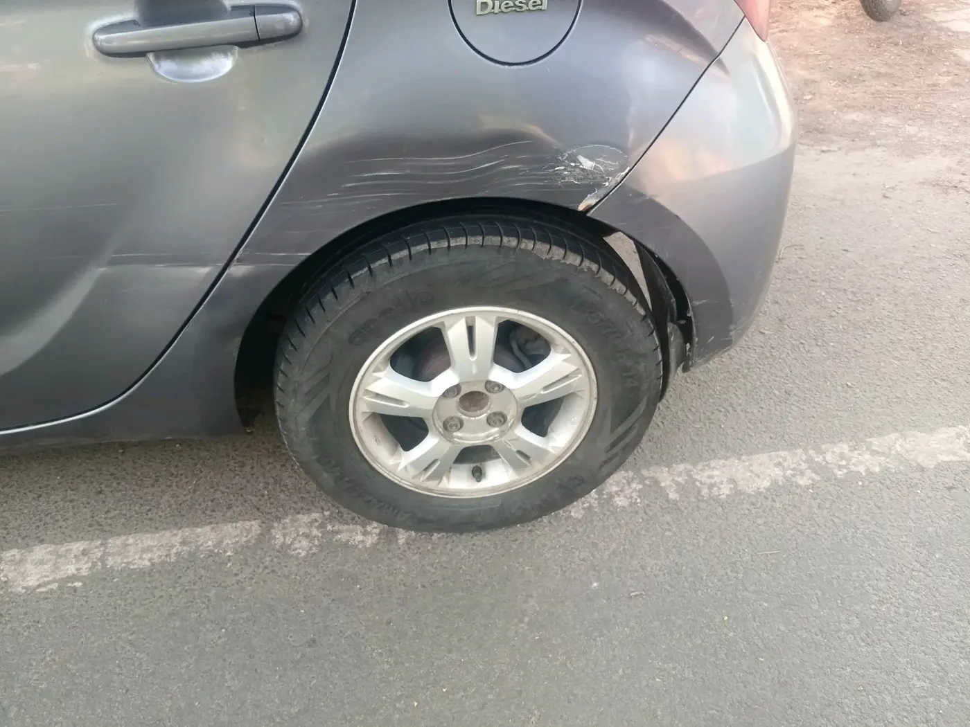 2013 Hyundai i20 ASTA 1.4 CRDI, Diesel, Manual, 2,53,660 km, tyre