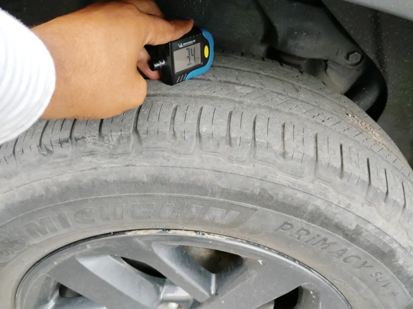 2021 Tata Harrier XZA PLUS 2.0L DARK EDITION, Diesel, Automatic, 1,28,514 km, tyre