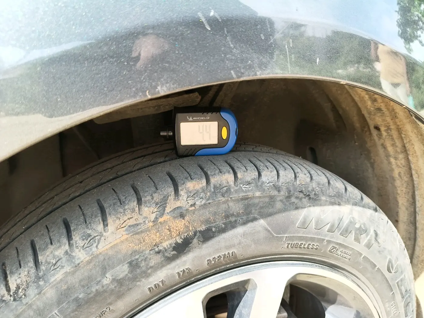2023 Tata ALTROZ XZA, Petrol, Automatic, 36,424 km, tyre