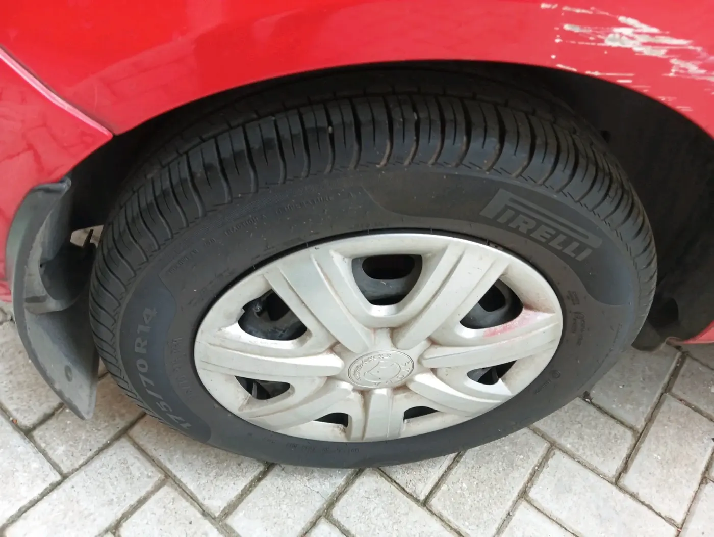 2010 Skoda Fabia AMBITION 1.2 MPI, Petrol, Manual, 23,503 km, tyre
