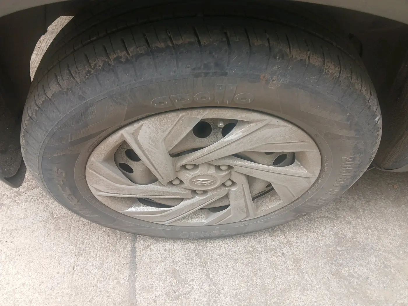 2023 Hyundai Creta EX 1.5 PETROL, Petrol, Manual, 16,677 km, tyre