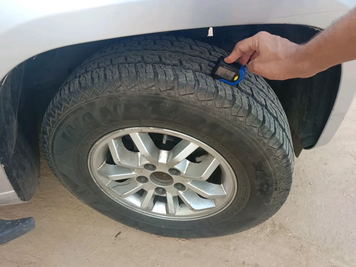 2016 Mahindra TUV300 T8, Diesel, Manual, 1,19,603 km, tyre