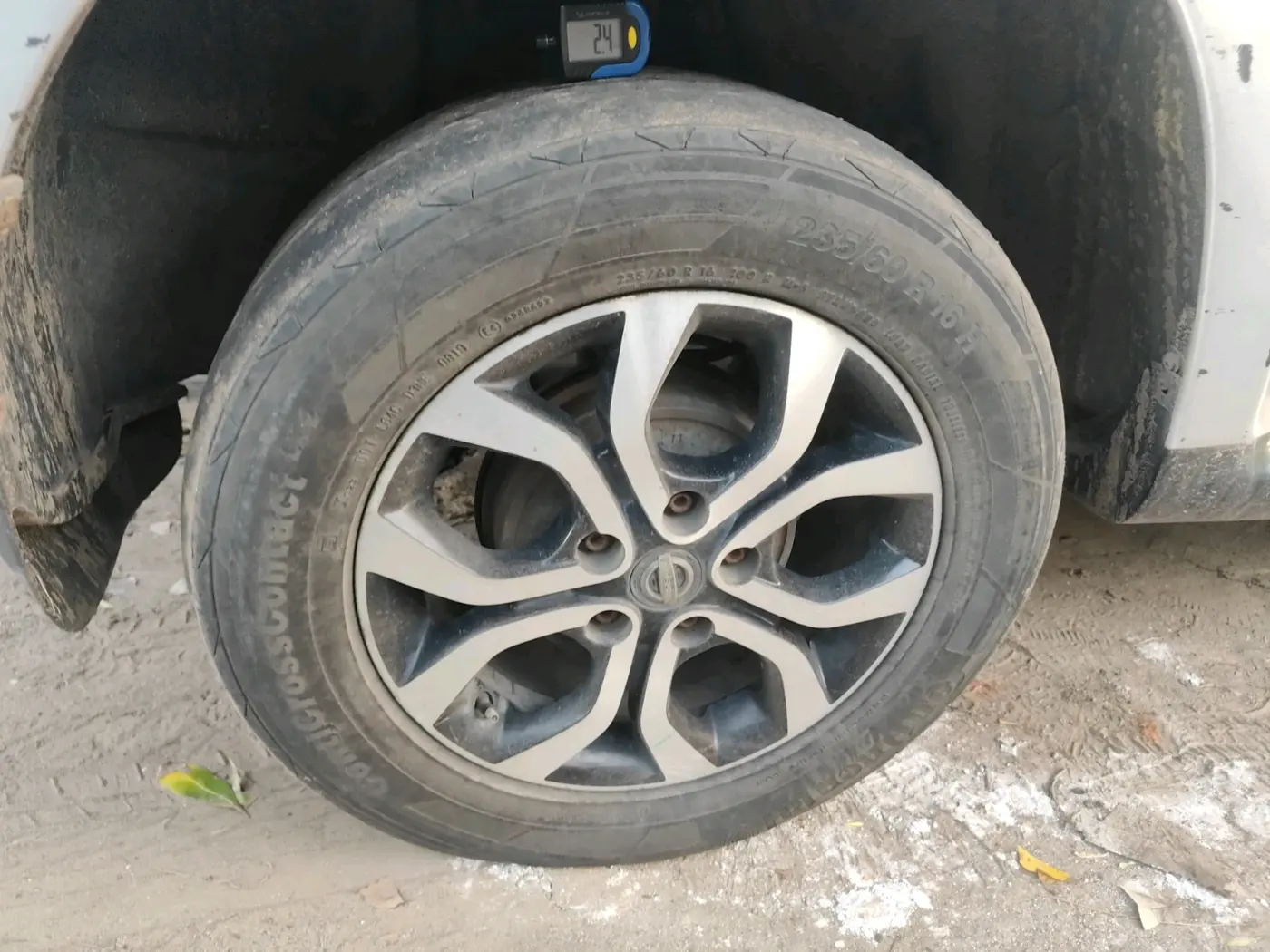 2016 Nissan Terrano XV D THP 110 PS, Diesel, Manual, 1,34,217 km, tyre