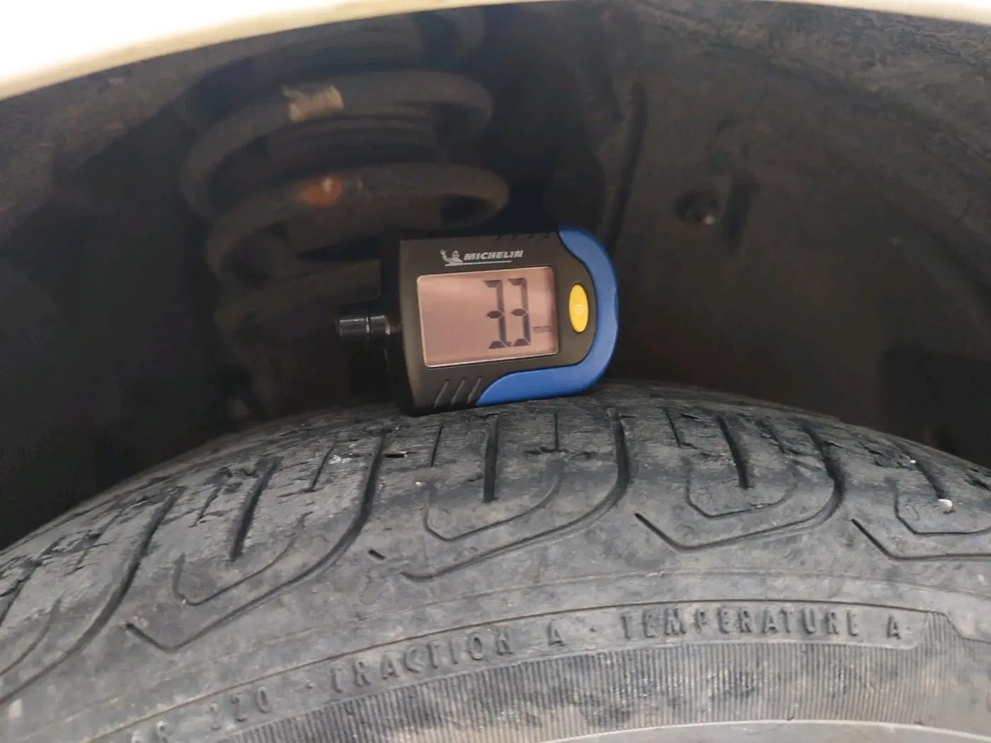 2022 Tata ALTROZ XM PLUS DIESEL, Diesel, Manual, 42,389 km, tyre