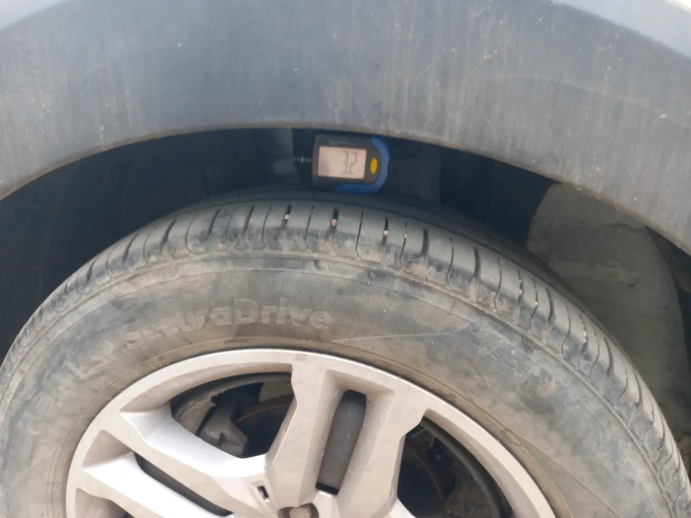 2022 Renault TRIBER RXZ, Petrol, Manual, 26,530 km, tyre