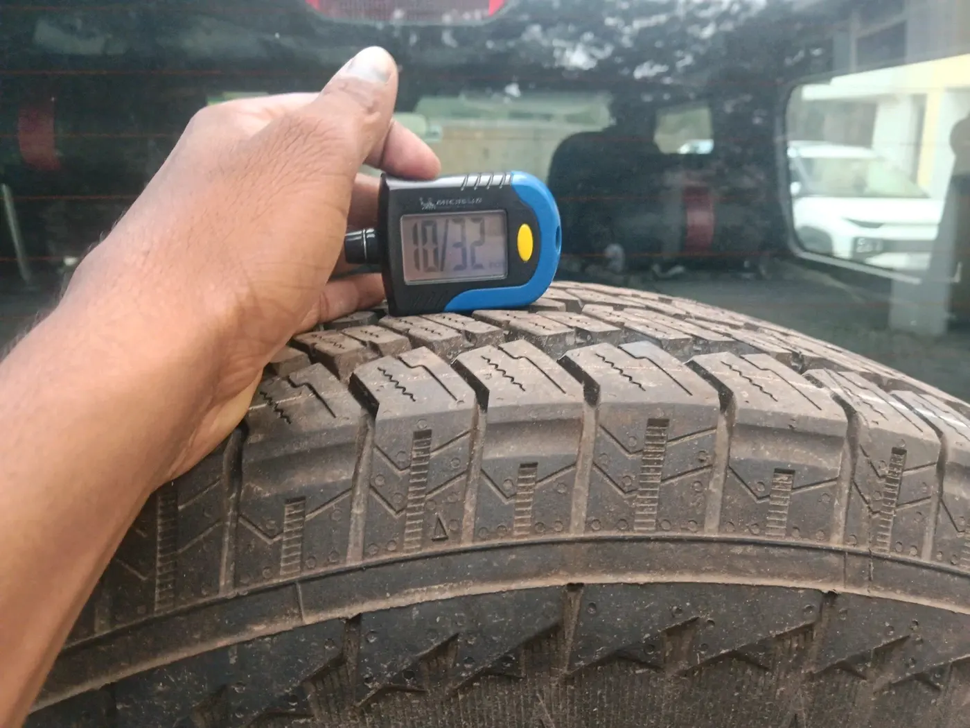 2023 Mahindra Thar LX D AT 4WD HT, Diesel, Automatic, 45,693 km, tyre