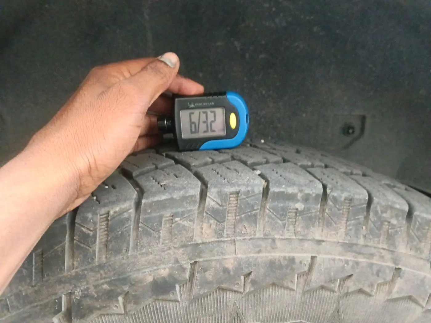 2023 Mahindra Thar LX D AT 4WD HT, Diesel, Automatic, 45,693 km, tyre