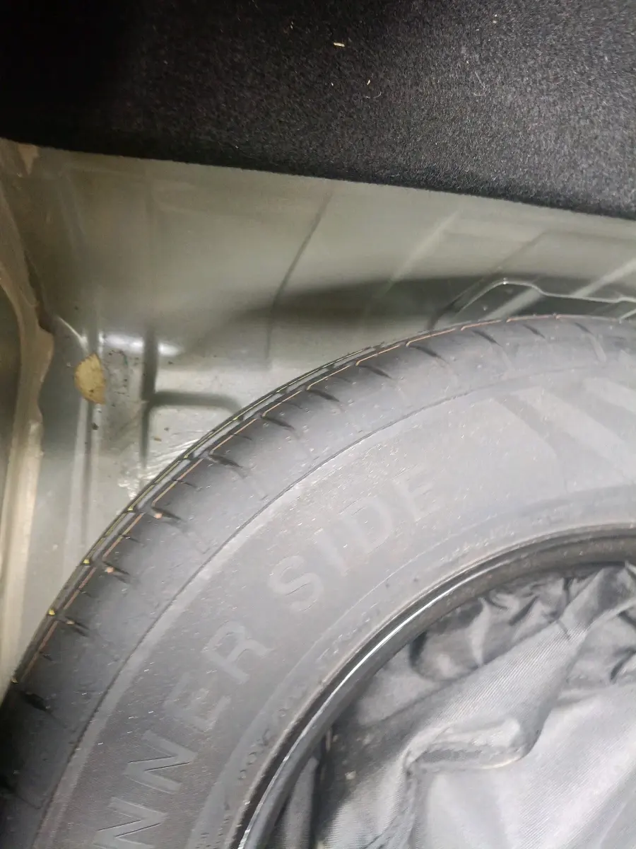 2025 Tata PUNCH PURE MT, Petrol, Manual, 4,795 km, tyre